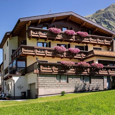 Haus Elisabeth Hotel Sankt Leonhard im Pitztal Bagian luar foto
