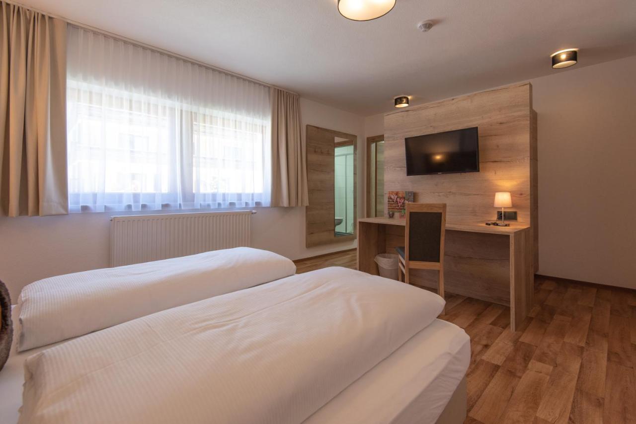 Haus Elisabeth Hotel Sankt Leonhard im Pitztal Bagian luar foto