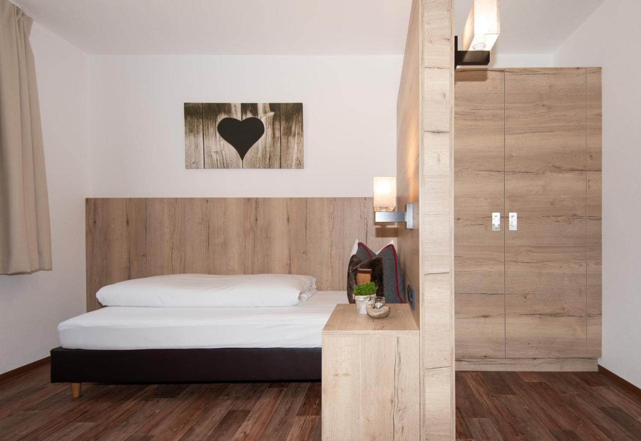 Haus Elisabeth Hotel Sankt Leonhard im Pitztal Bagian luar foto