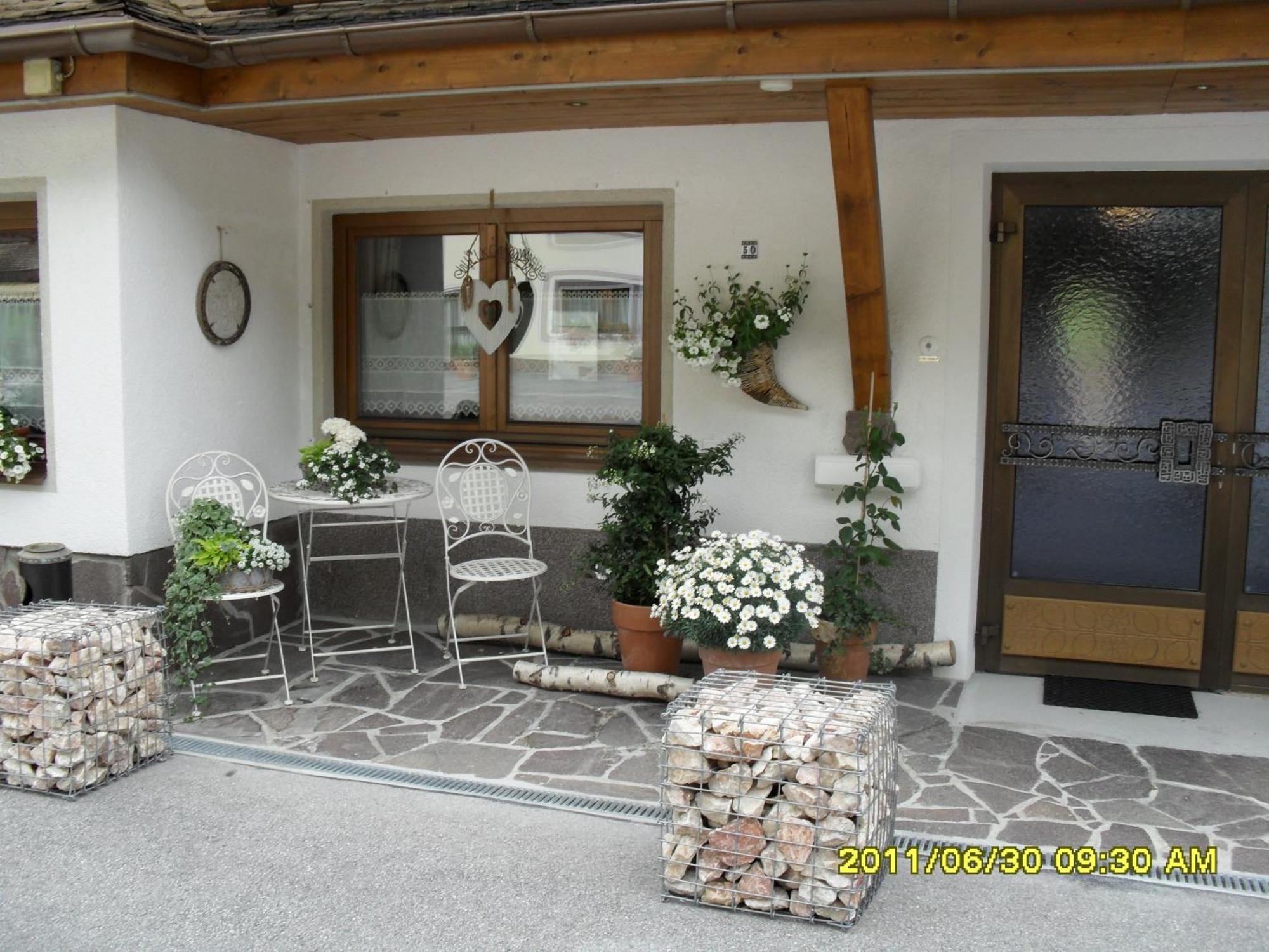 Haus Elisabeth Hotel Sankt Leonhard im Pitztal Bagian luar foto